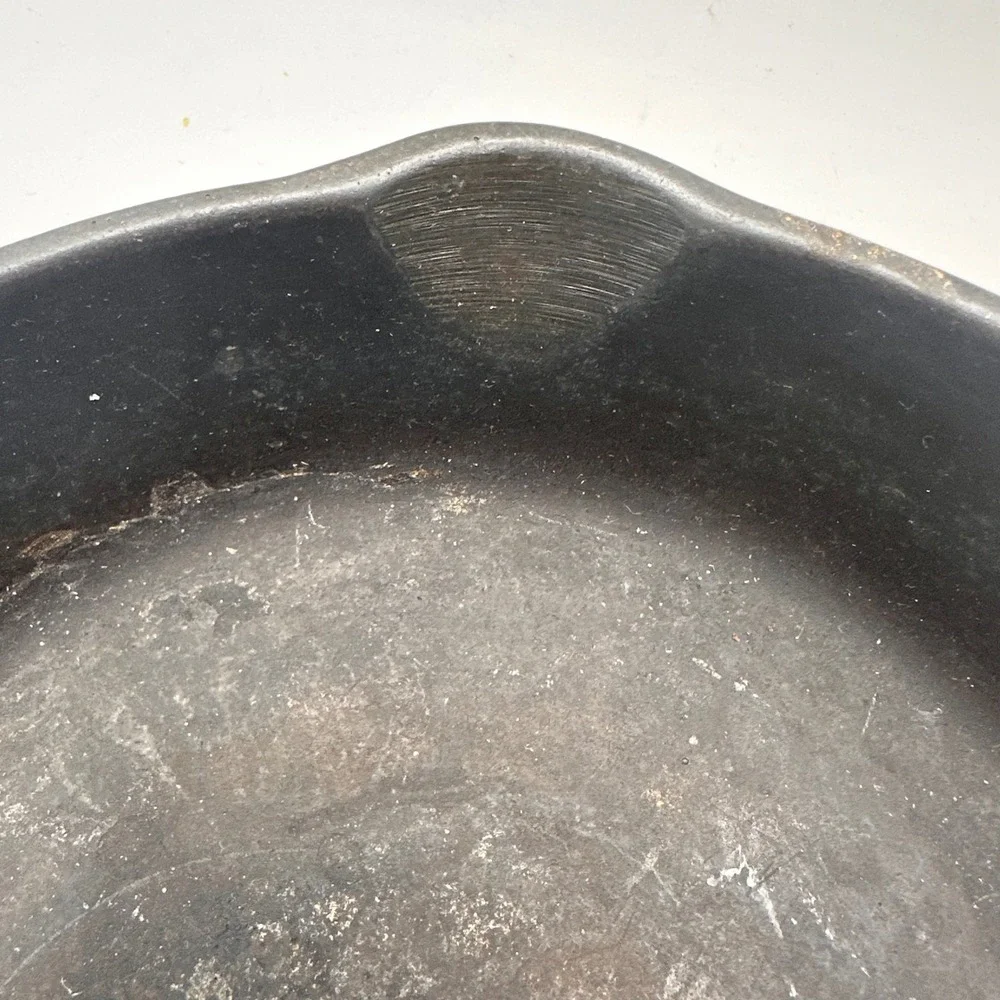 Vintage Unmarked Cast Iron Skillet No 5 8 Inch Frying Pan with Heat Ring Rust